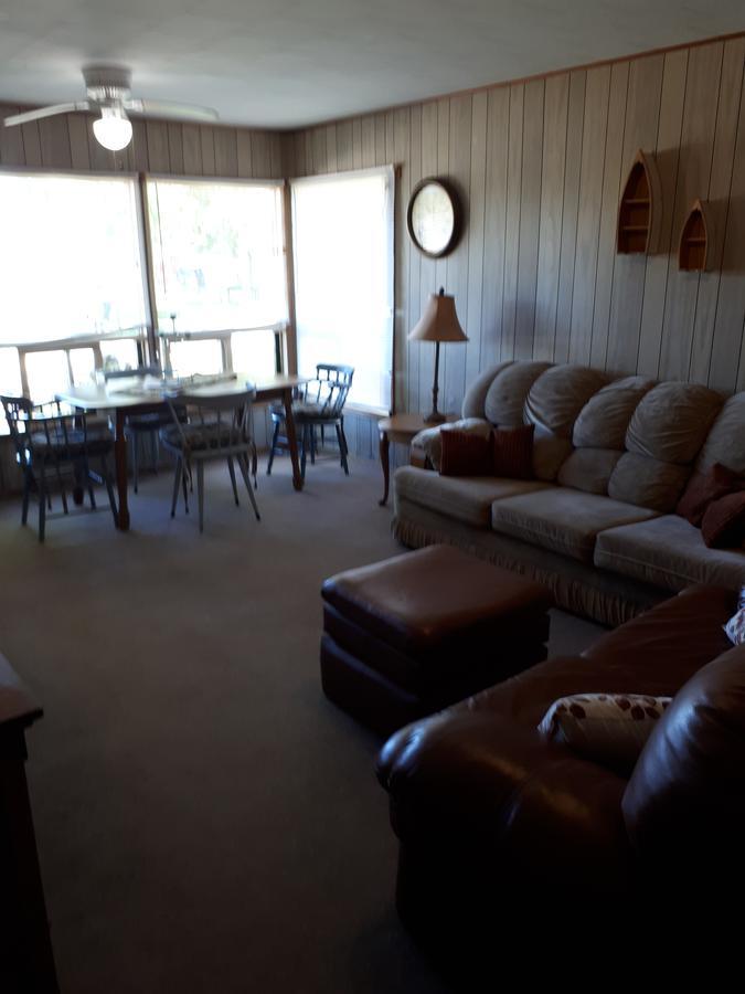 Chalkley'S Sandy Bay Cottage Resort Nipissing Beach Exterior photo