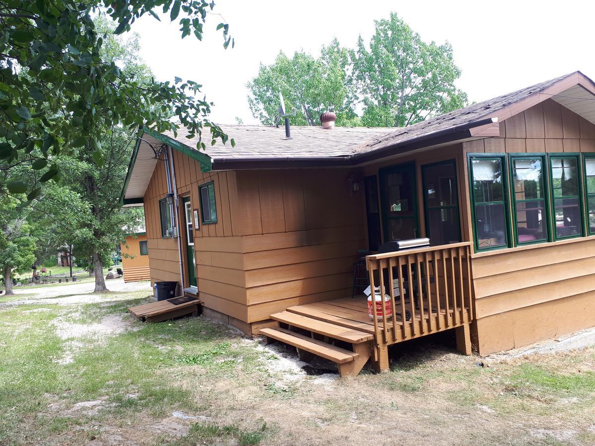 Chalkley'S Sandy Bay Cottage Resort Nipissing Beach Exterior photo